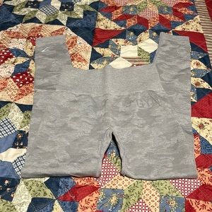Light grey camo leggings